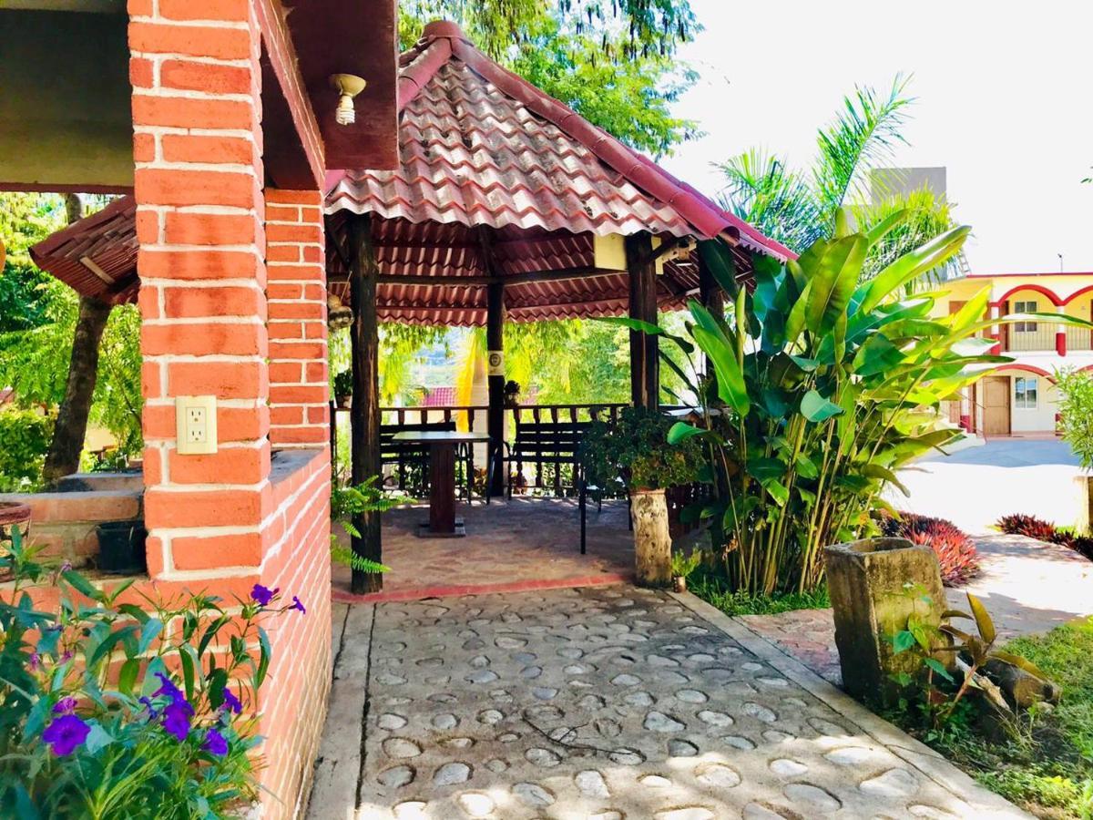 Hotel Y Restaurante Villas Del Sol Хальпан Екстер'єр фото